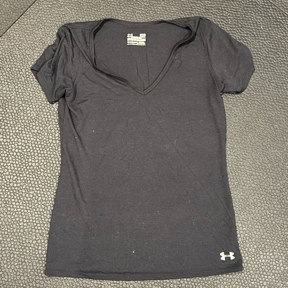 Under Armour Women's Charcoal V-Neck Tee